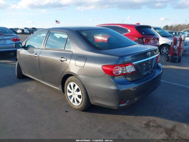 Toyota Corolla L Image 9