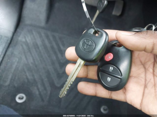 Toyota Tundra Limited 5.7l V8 Image 12