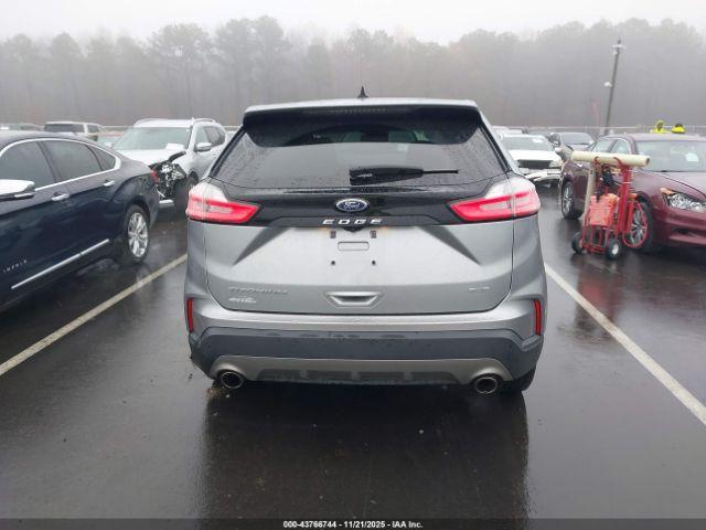 Ford Edge Titanium Image 16