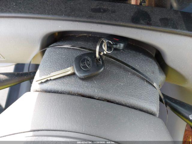 Toyota Corolla Le Image 15