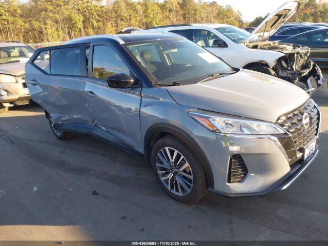  Salvage Nissan Kicks