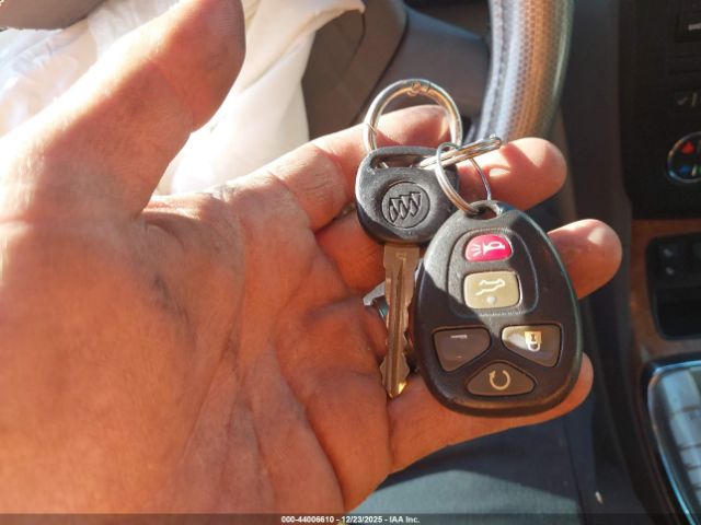 Buick Enclave Leather Image 10