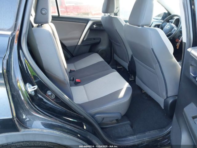 Toyota RAV4 Xle Image 10