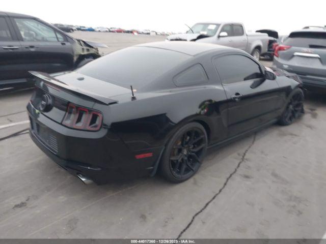 Ford Mustang Gt Premium Image 10