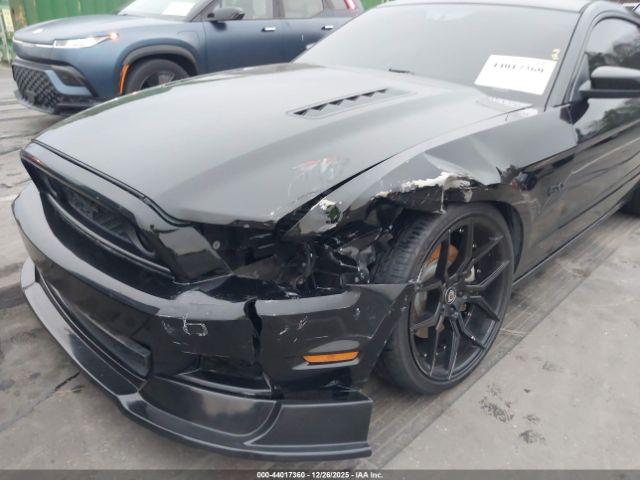 Ford Mustang Gt Premium Image 3