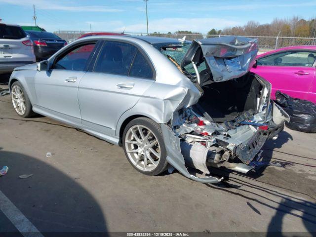 Mercedes-Benz C-Class Image 3