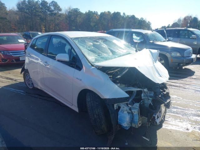  Salvage Toyota Prius