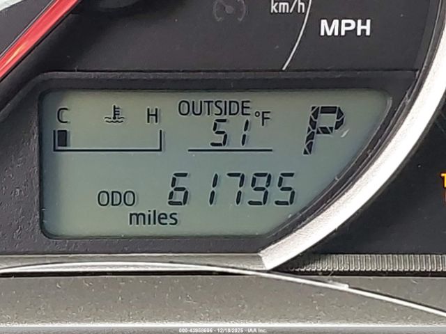 Toyota RAV4 Le Image 8