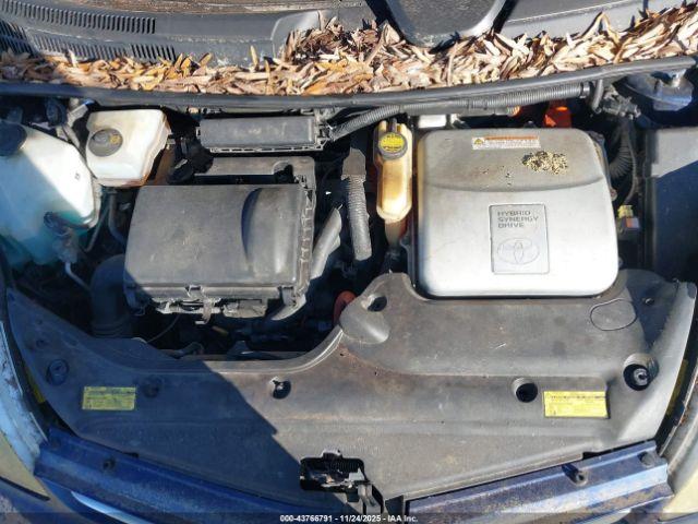 Toyota Prius Image 11