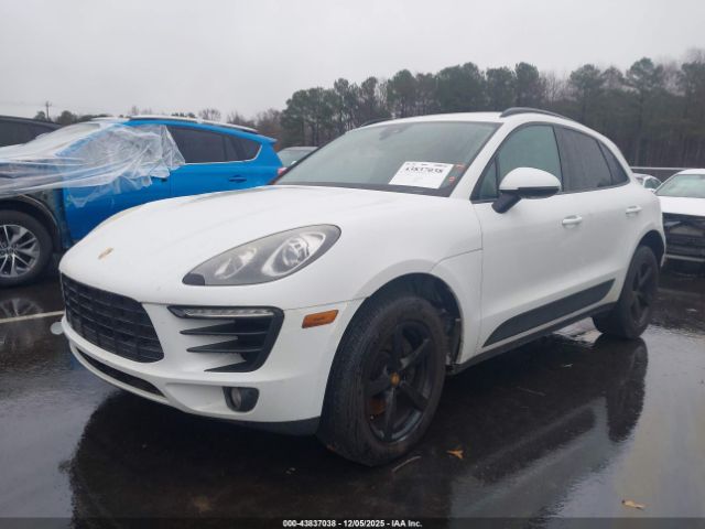 Porsche Macan Image 2