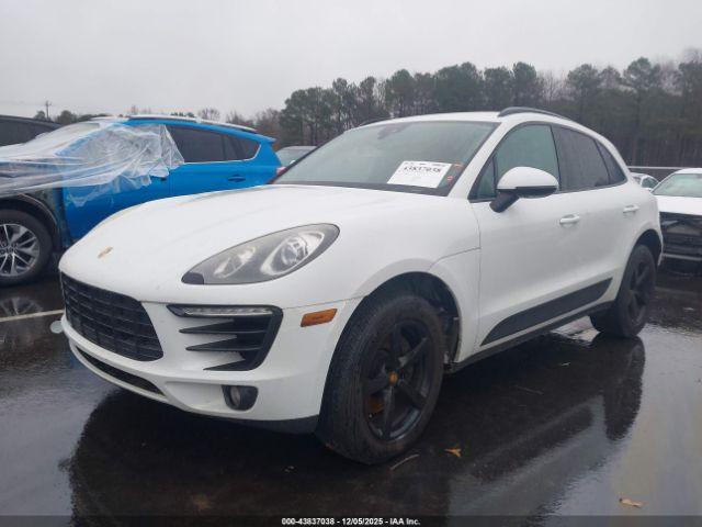 Porsche Macan Image 2