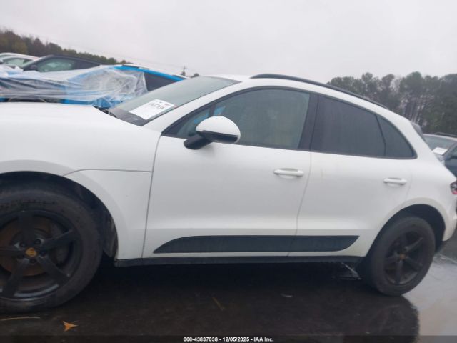 Porsche Macan Image 13