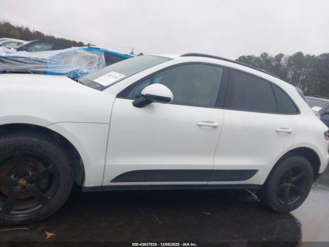 Porsche Macan Image 13