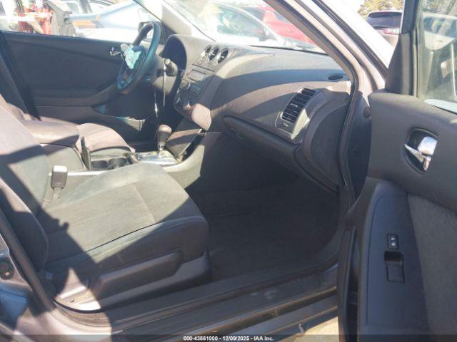 Nissan Altima 2.5 S Image 2