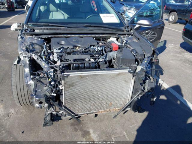 Toyota Camry Se Image 12