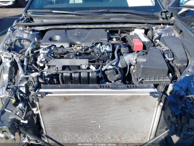 Toyota Camry Se Image 11