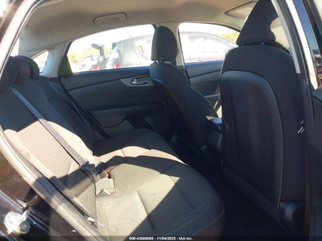 Kia Forte Fe Image 5