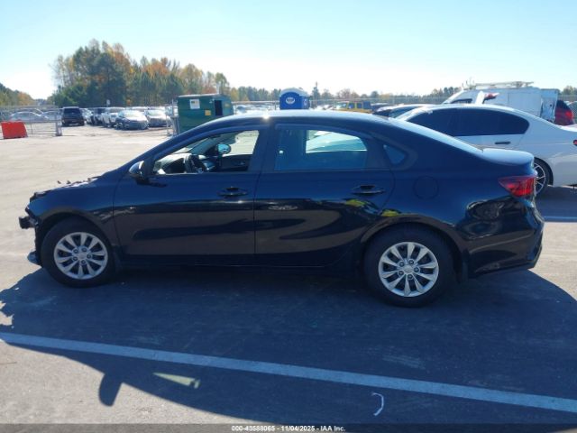 Kia Forte Fe Image 16