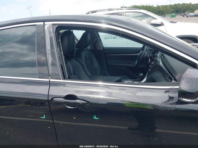 Toyota Camry Xse Image 7