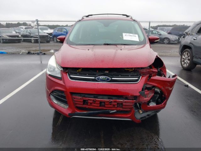 Ford Escape Titanium Image 16