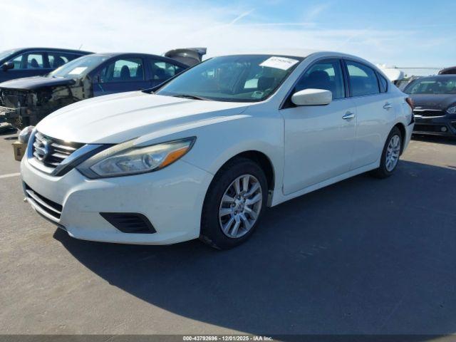 Nissan Altima Image 4