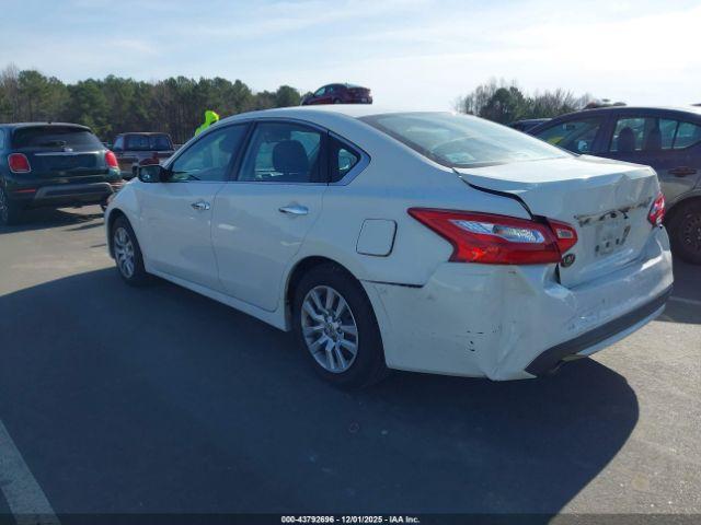 Nissan Altima Image 2