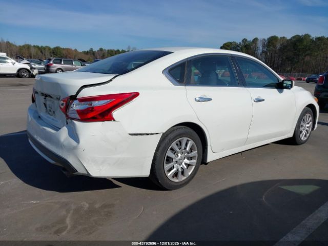 Nissan Altima Image 3