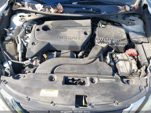 Nissan Altima Image 8