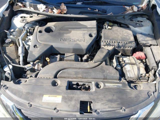 Nissan Altima Image 8