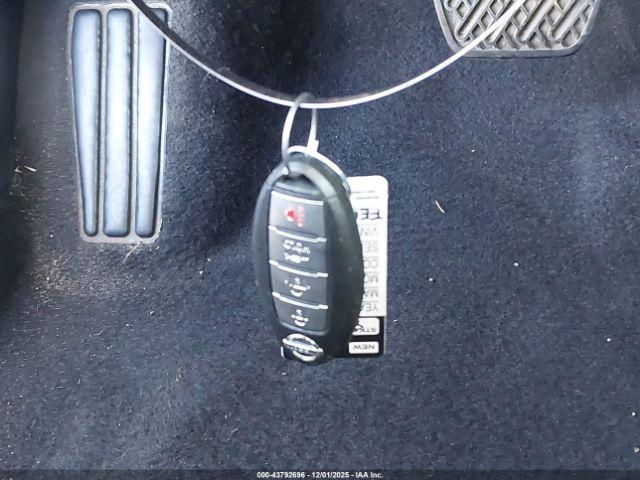 Nissan Altima Image 10