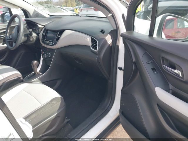 Chevrolet Trax Fwd Ls Image 8