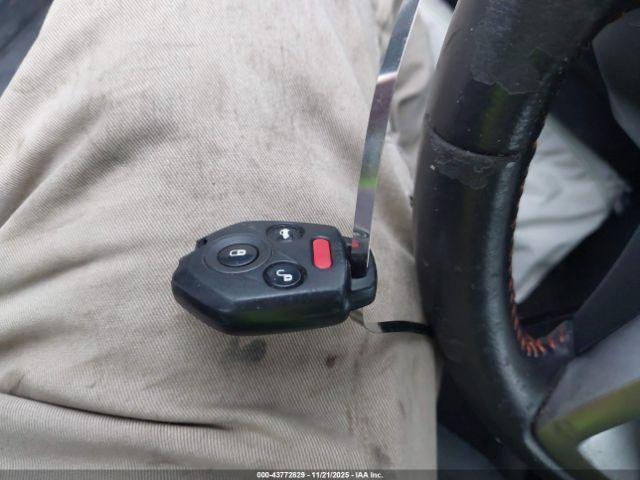 Subaru Crosstrek 2.0i Premium Image 3