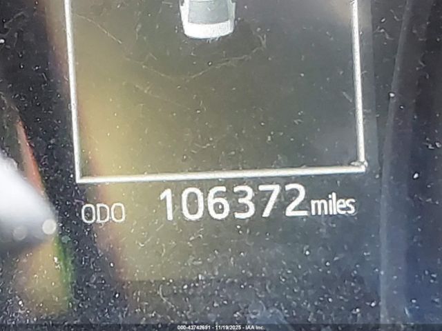 Toyota Camry Se Image 11