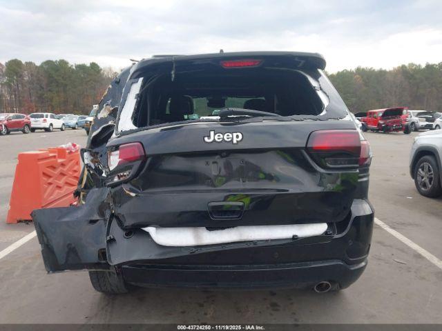 Jeep Grand Cherokee Altitude 4x4 Image 13