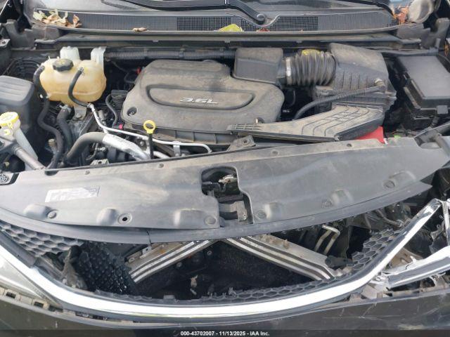 Chrysler Pacifica Limited Image 13