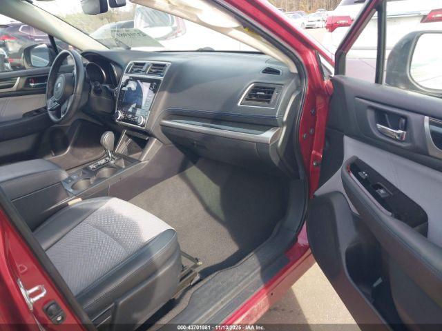 Subaru Legacy 2.5i Sport Image 8