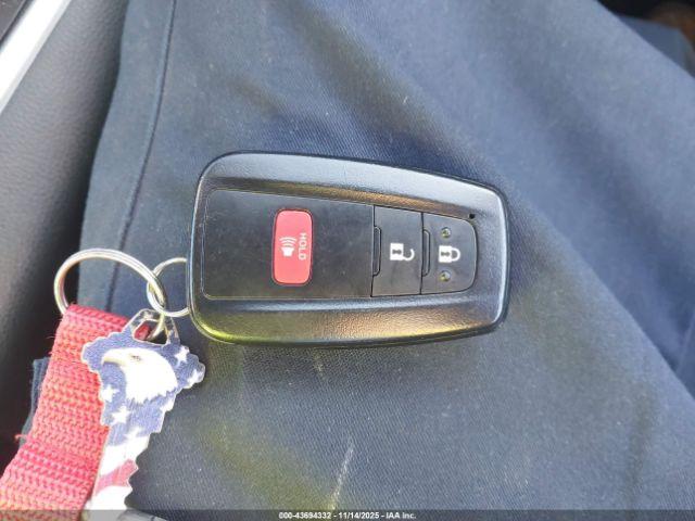 Toyota RAV4 Xle Image 10