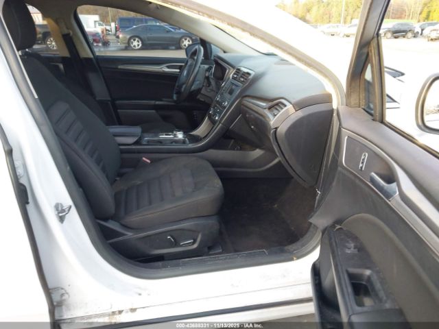 Ford Fusion Se Image 6