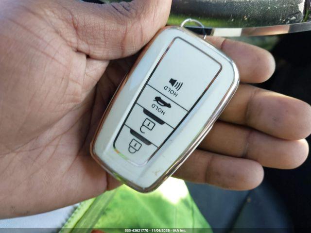 Toyota RAV4 Xle Premium Image 10