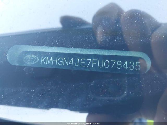 Hyundai Genesis 3.8 Image 12