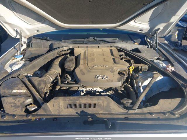 Hyundai Genesis 3.8 Image 10