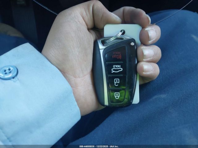 Hyundai Genesis 3.8 Image 8