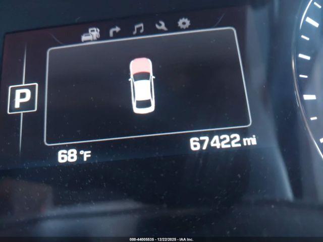 Hyundai Genesis 3.8 Image 16