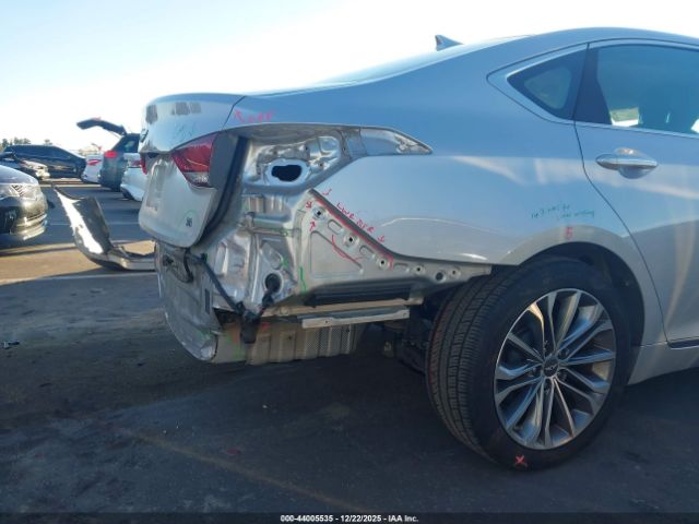 Hyundai Genesis 3.8 Image 18