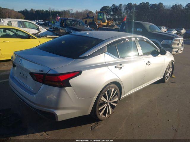 Nissan Altima 2.5 Sr Image 16