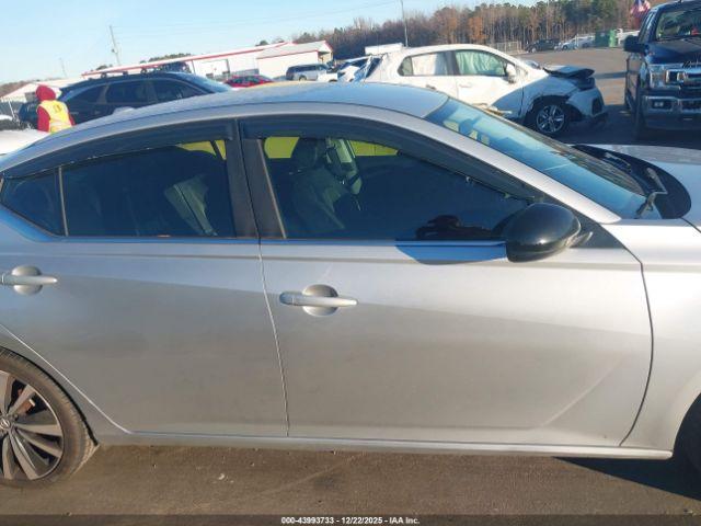 Nissan Altima 2.5 Sr Image 11