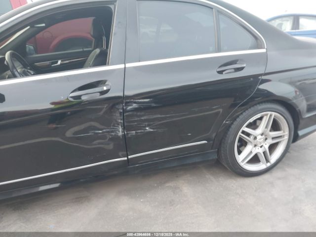 Mercedes-Benz C-Class Sport Image 13