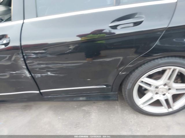 Mercedes-Benz C-Class Sport Image 12