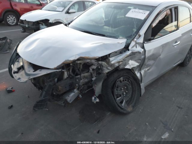 Nissan Sentra Image 9