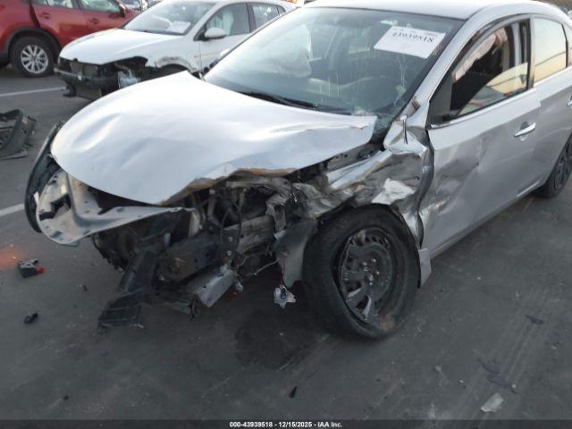 Nissan Sentra Image 9